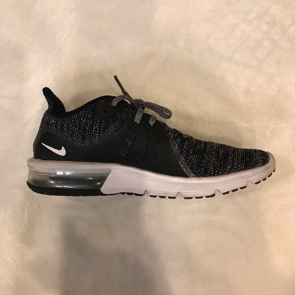 Black Woman’s Nike Air Max Sequent 3  (size 7.5) - Picture 3 of 7